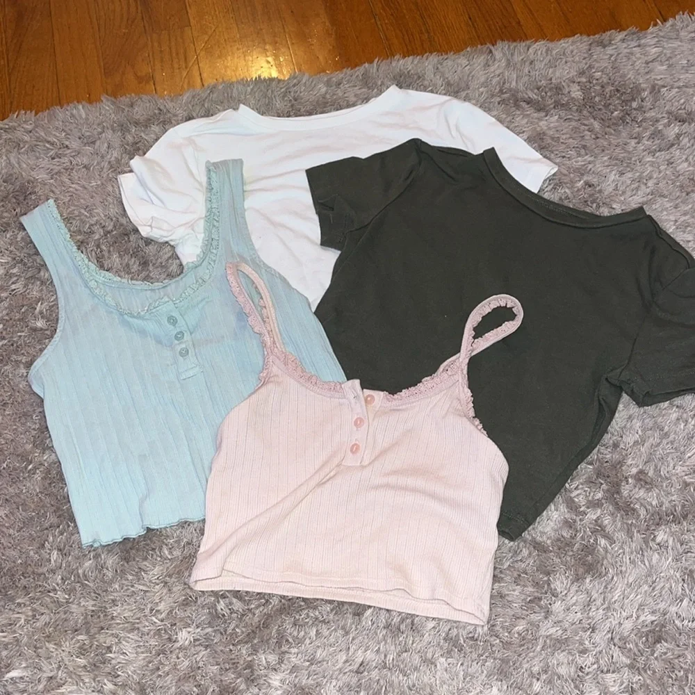 4pc crop top green pink and white - Picture 1 of 9
